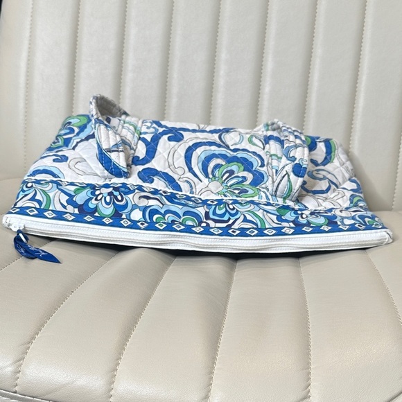 Vera Bradley Mediterranean White Pattern Betsy Style Shoulder Bag Designer EUC - Picture 5 of 10